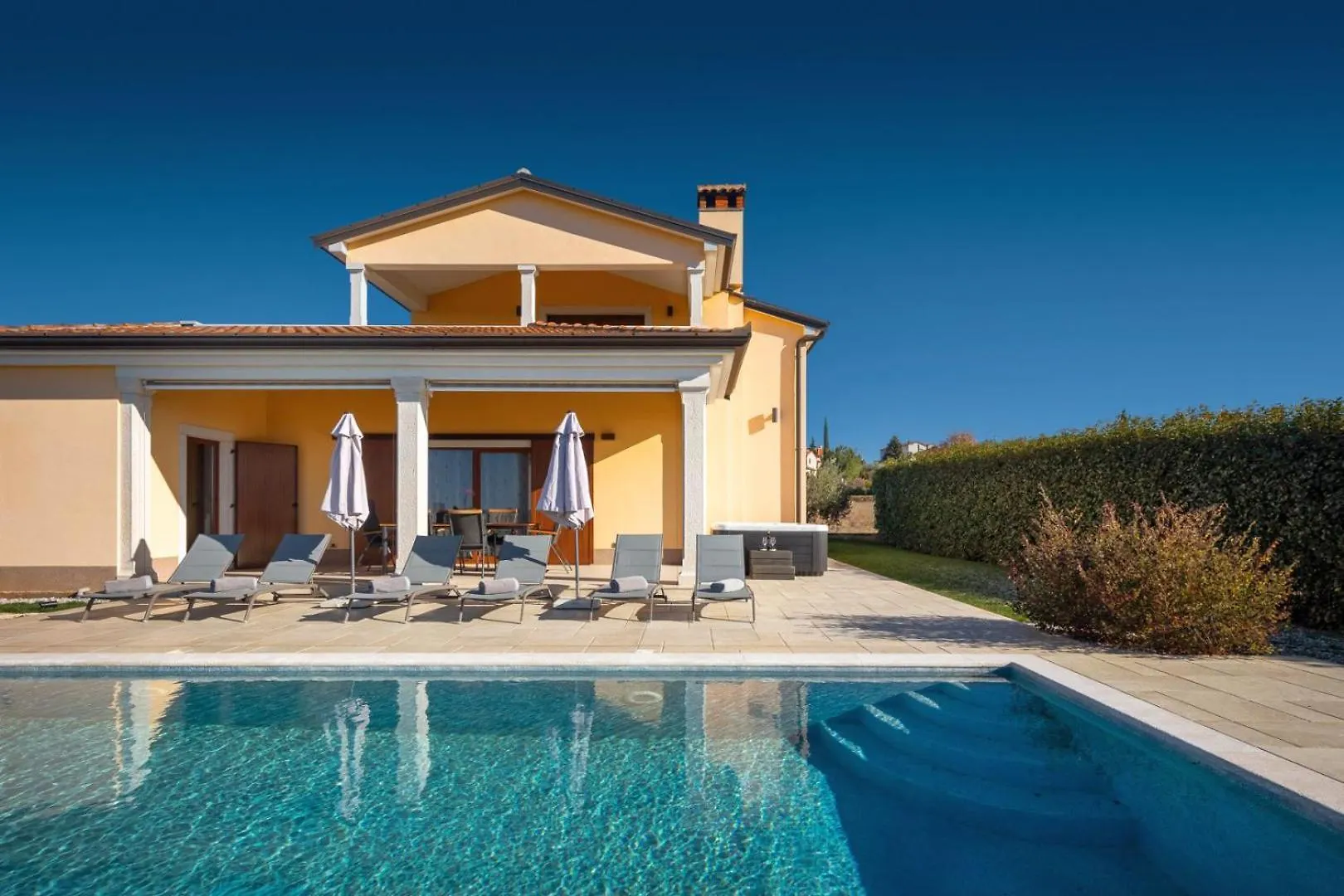 Beautiful Villa Kadore With Pool In Porec Visnjan