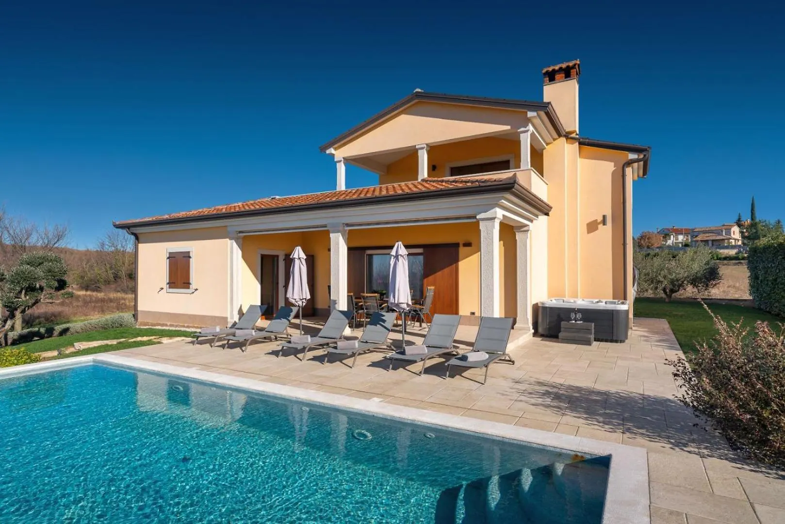 Beautiful Villa Kadore With Pool In Porec Visnjan