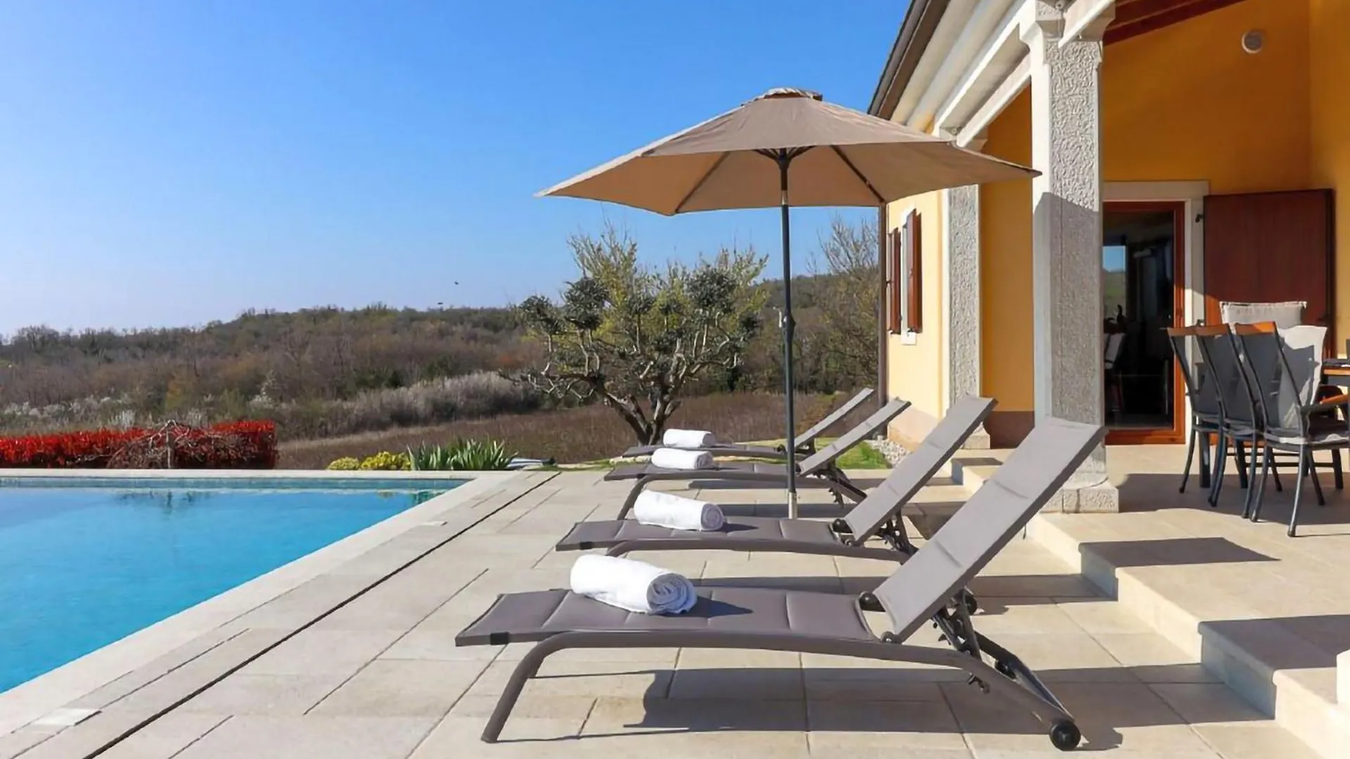 Beautiful Villa Kadore With Pool In Porec Višnjan